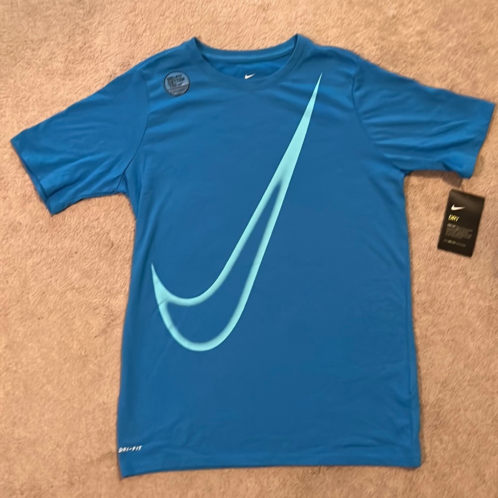 Boys Nike Dri fit cotton t-shirt size XL NWT